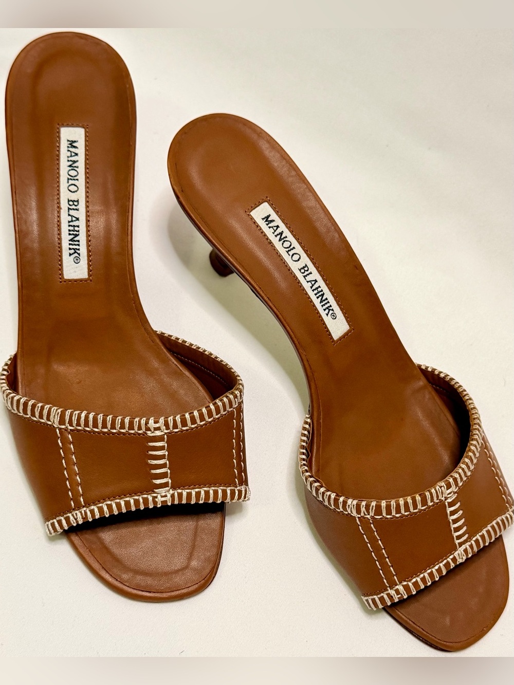 Manolo Blahnik Vintage Y2K Brown Leather Whipstitch Kitten Heel Mules 38